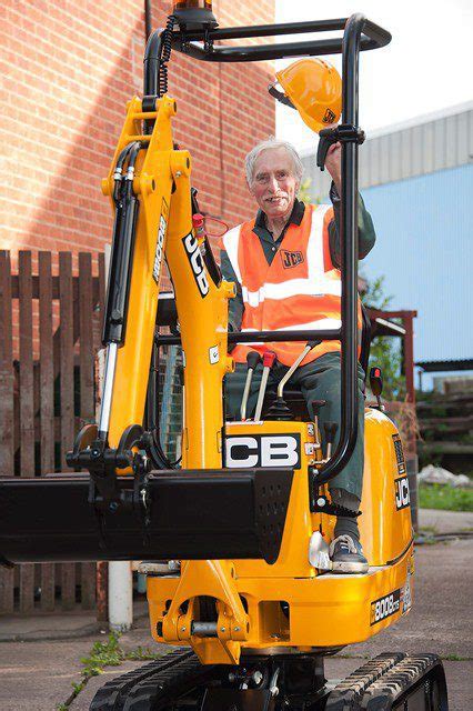 mini digger training hampshire|mini excavator training course.